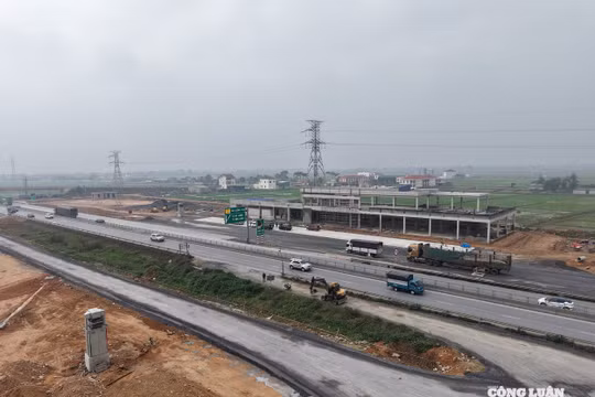 Hoàn thiện hạ tầng sạc điện tại các trạm dừng nghỉ đường bộ cao tốc