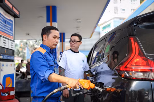 Xăng E10 có 'ăn xăng' như lời đồn?