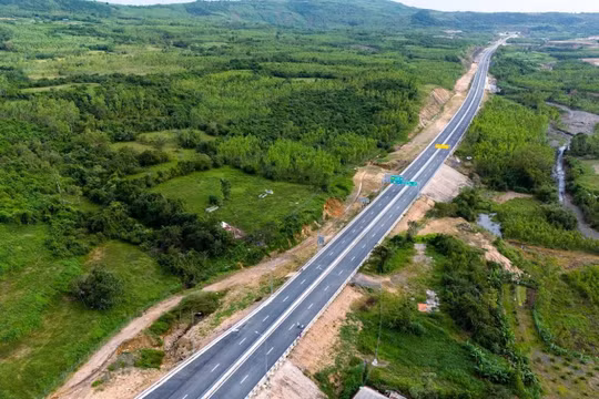 Cao tốc Chí Thạnh - Vân Phong. Ảnh: TL.