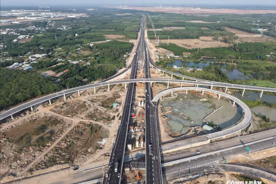 Nút giao cao tốc Biên Hòa - Vũng Tàu với cao tốc TP.HCM - Long Thành - Dầu Giây.
