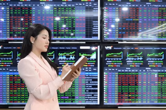 Chứng khoán hôm nay 4/5/2026: VN-Index gặp áp lực từ cổ phiếu lớn