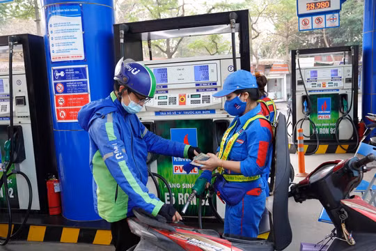 Quan trắc sau 1 tháng dùng xăng E10: Không khí tại Hà Nội, TP HCM có chuyển biến