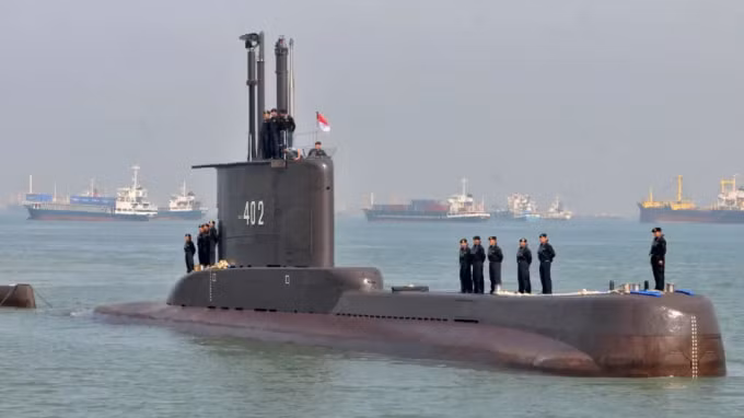 Tàu ngầm KRI Nanggala-402 của Indonesia bị mất tích trên biển hồi tháng 4. Thảm kịch đã thúc đẩy đất nước này tăng cường hạm đội của mình. © Reuters
