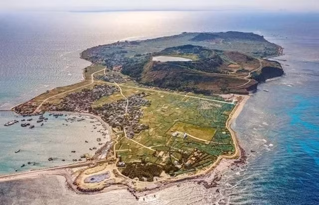 Cục Hàng không Việt Nam vừa đề xuất bổ sung quy hoạch, xây dựng sân bay tại các đảo như Lý Sơn, Phú Quý.