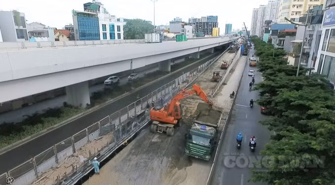 Gói thầu xây dựng 6 nhánh ramp lên xuống cầu cạn Mai Dịch - Nam Thăng Long do liên danh nhà thầu Công ty Trách nhiệm hữu hạn Xây dựng Tokyu, Tập đoàn Taisei, Công ty Trách nhiệm hữu hạn Xây dựng Sumitomo Mitsui và Công ty Cổ phần Tập đoàn CIENCO 4 thực hiện với giá trị hơn 209 tỷ đồng