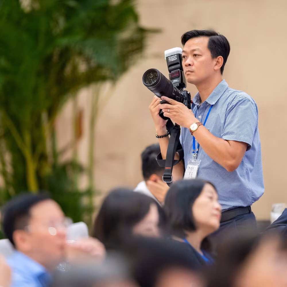 bai 3 nha bao duy linh pho truong phong anh bao nhan dan khong nen dao tao su dung ai de thay the su sang tao cua phong vien anh hinh 1