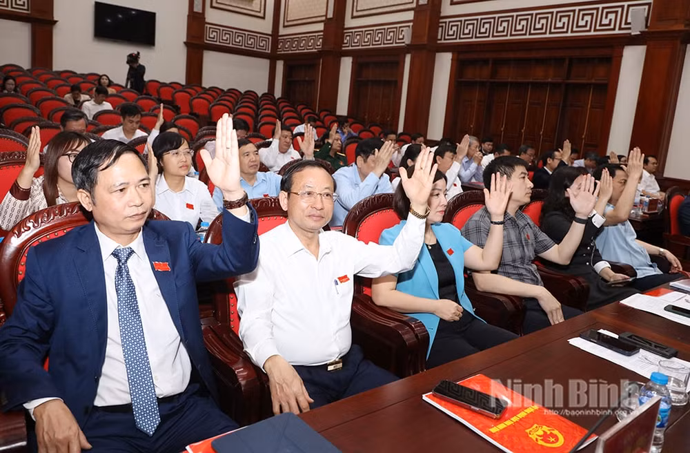 hdnd tinh ninh binh thong qua 9 du thao nghi quyet tai ky hop thu 30 hinh 2