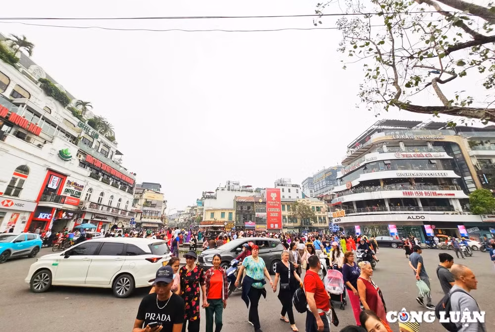 pgsts bui hoai son cai tao khong gian van hoa o ho guom la mot buoc di tao bao can thiet hinh 3