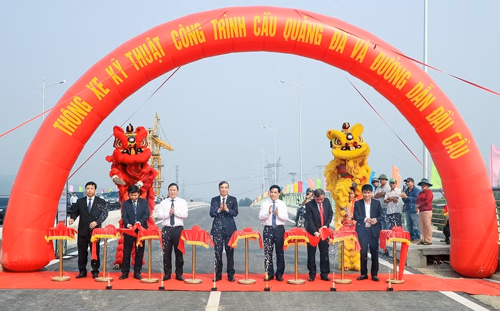 thong xe ky thuat cau quang da noi quang nam va da nang hinh 1