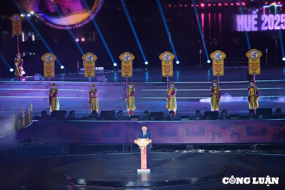 hoanh trang le khai mac nam du lich quoc gia hue 2025 hinh 2