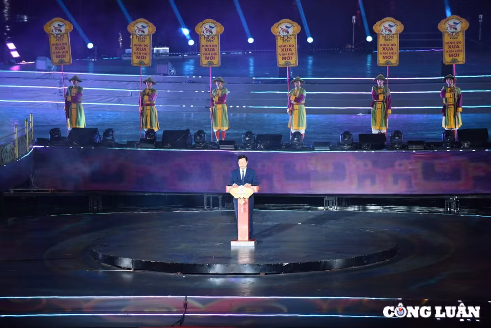 hoanh trang le khai mac nam du lich quoc gia hue 2025 hinh 1