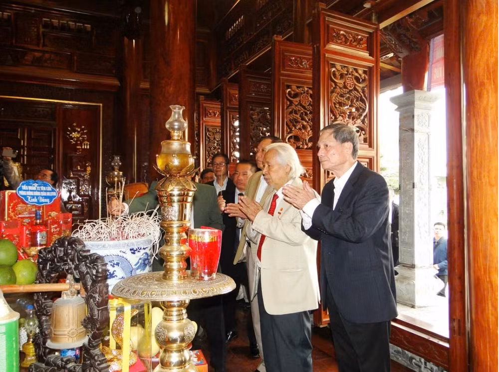 nhan dien thu va vat dieu thu di san sang tao cua thu phap viet nam duong dai hinh 3