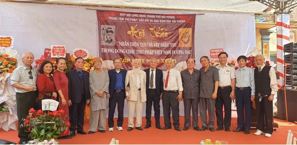 nhan dien thu va vat dieu thu di san sang tao cua thu phap viet nam duong dai hinh 4