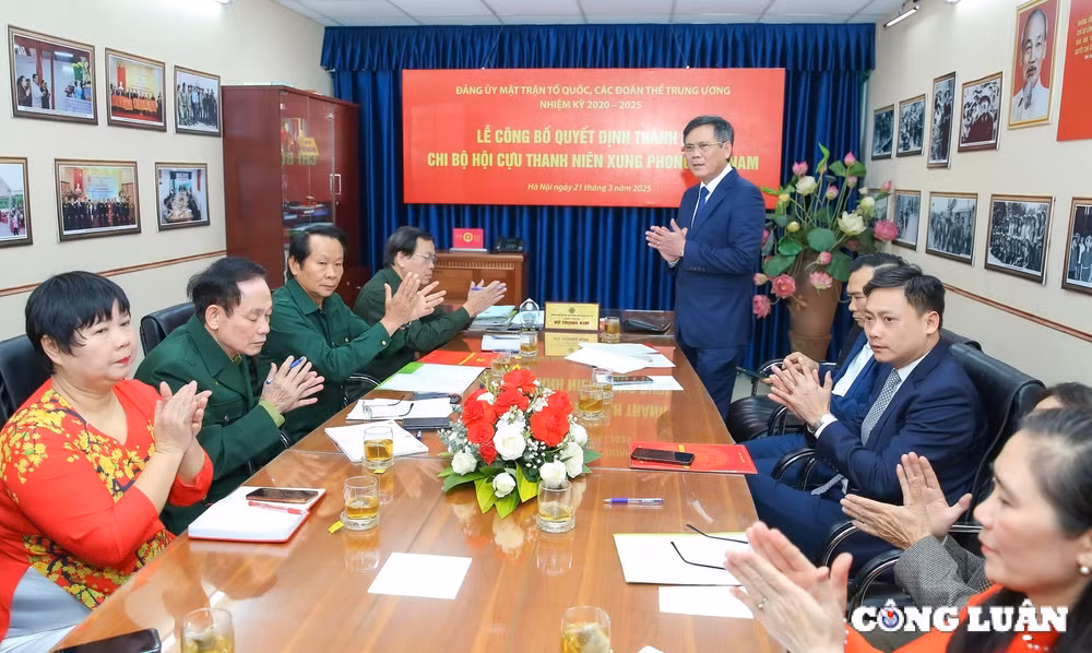 dong chi than duc nam duoc chi dinh giu chuc bi thu chi bo hoi cuu thanh nien xung phong viet nam hinh 3
