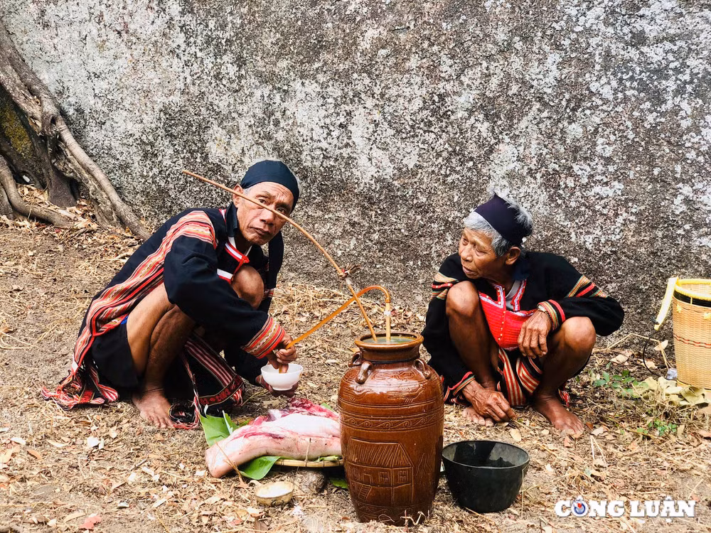 gia lai doc dao le cung cau mua tren dinh nui than chu tao yang hinh 5