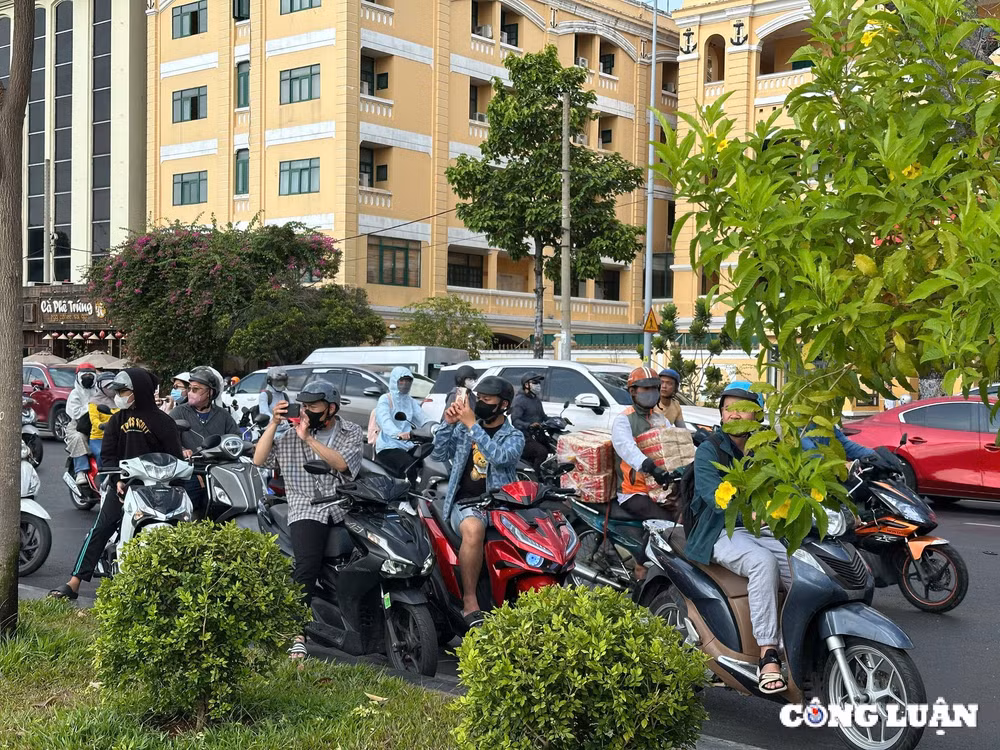 man trinh dien an tuong cua dan tiem kich tren bau troi tp hcm hinh 7