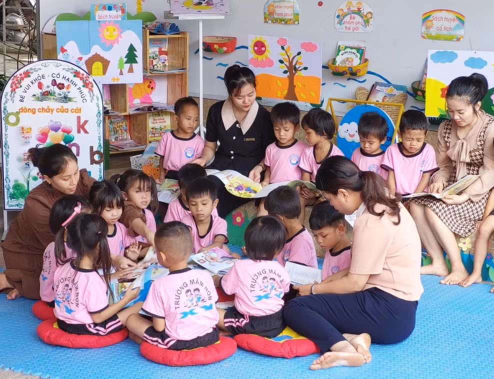 Việc xét thăng hạng chức danh nghề nghiệp được kỳ vọng sẽ giúp cải thiện chế độ đãi ngộ cho giáo viên. (Ảnh: Trường Mầm non Xy, Hướng Hóa, Quảng Trị).