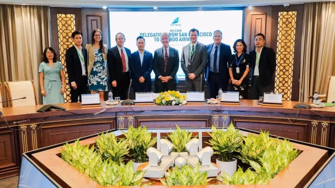 Đại diện lãnh đạo San Francisco và đại diện lãnh đạo sân bay thành phố này cùng ban lãnh đạo Bamboo Airways tại buổi gặp mặt.