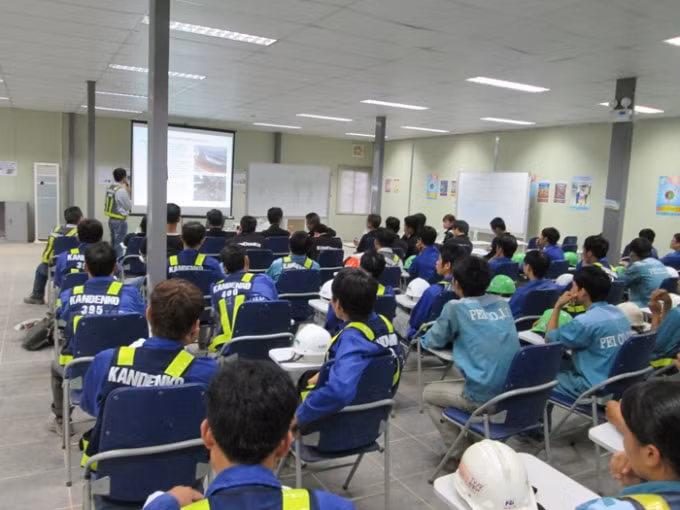 Nhiều doanh nghiệp cho rằng họ gặp khó trong đào tạo kỹ năng mềm cho người lao động. (Ảnh minh họa)