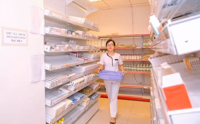 Tại Bệnh viện Vinmec Times City, thuốc được bảo quản trong các điều kiện chuẩn quốc tế về nhiệt độ, độ ẩm để đảm bảo chất lượng thuốc đến người bệnh.