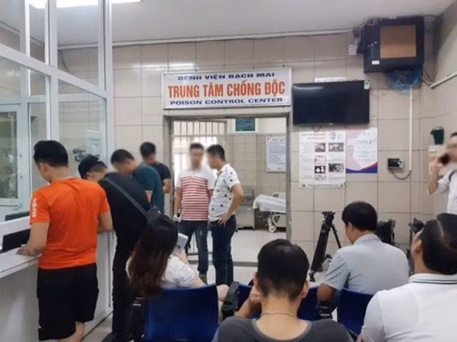 Đã có 1.442 người dân quanh khu vực cháy nhà kho của Công ty Rạng Đông đến khám, tư vấn sức khỏe. Ảnh: TL