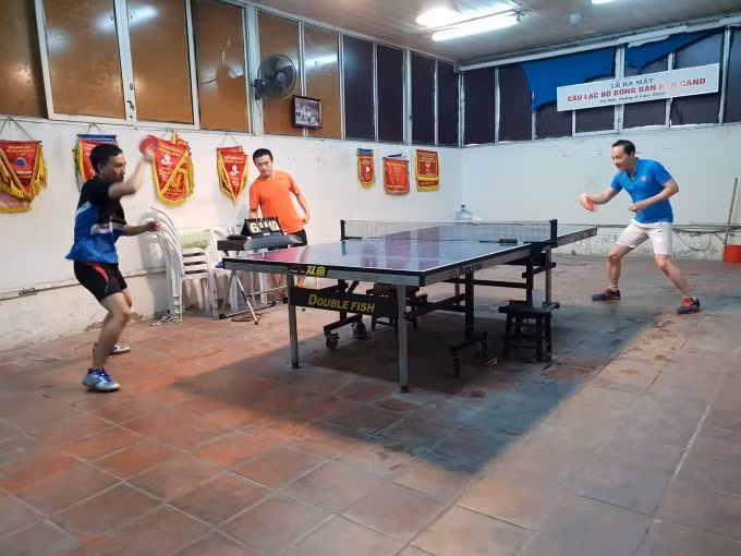 Những đường bóng xoáy mạnh khiến đối thủ mất điểm trong tích tắc luôn được Liên Chi hội Nhà báo Bộ Công an sử dụng khi thi đấu. Ảnh: PV