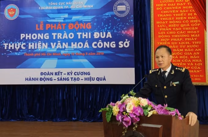 Cục trưởng Cục Hải quan TP.HCM Đinh Ngọc Thắng phát động phong trào thi đua thực hiện văn hoá công sở ở Cục Hải quan TP.HCM.
