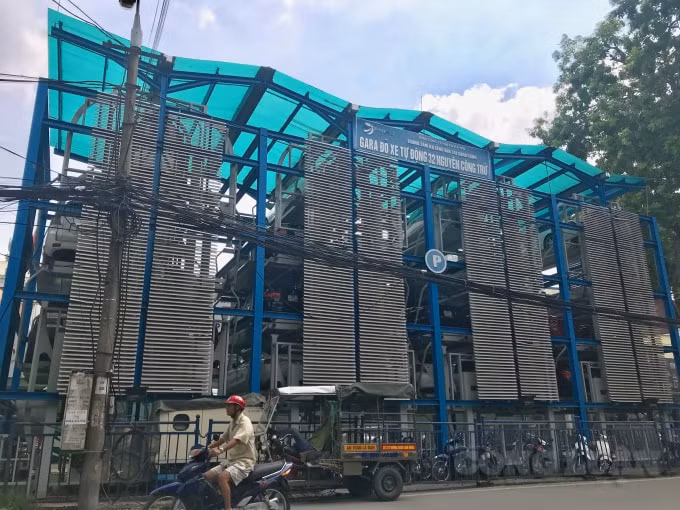 Khuyến khích cá nhân, tổ chức đầu tư xây dựng bãi đỗ xe ngầm và cao tầng tại 4 quận nội thành Hà Nội