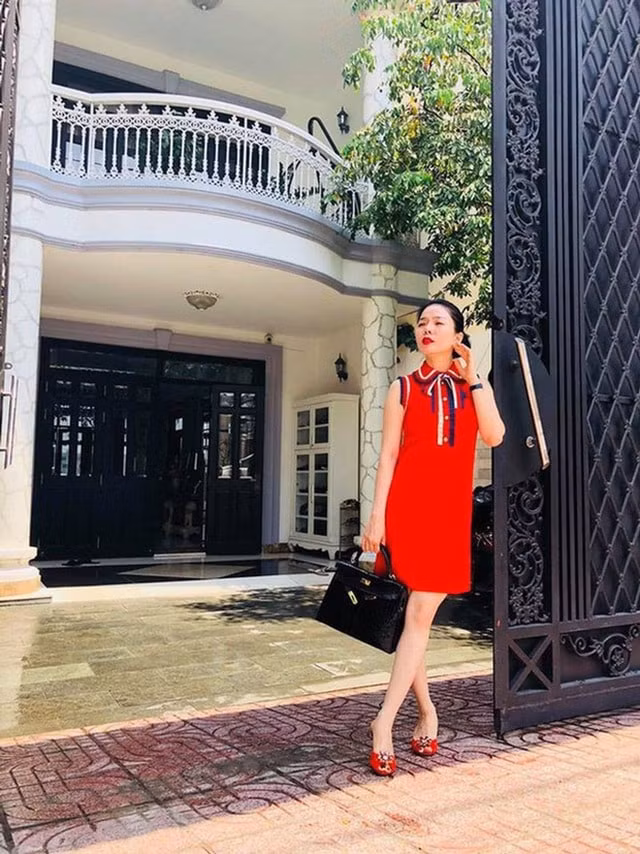 Lệ Quyên từng hé lộ căn biệt thự nguy nga của mình ở quận 2, TP.HCM.