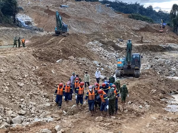 Trong giai đoạn 3, lực lượng chức năng chỉ mới tìm thấy thêm 1 nạn nhân