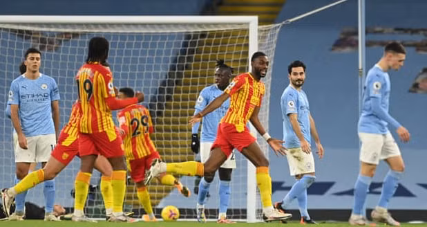 45 phút thi đấu đầu tiên khép lại với tỷ số hòa 1-1.