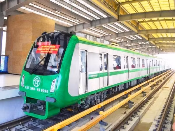 Đoàn tàu đường sắt đô thị Hà Nội tuyến Cát Linh - Hà Đông