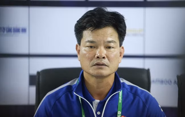 HLV Nguyễn Văn Sỹ trở lại dẫn dắt CLB Nam Định. Ảnh: internet
