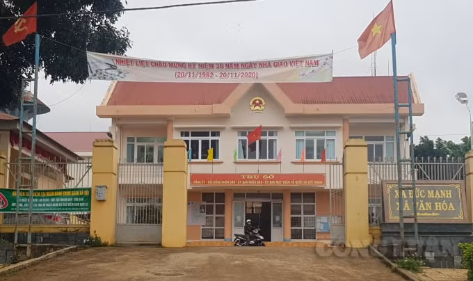 Trụ sở UBND xã Đức Mạnh chỉ cách vị trí khai thác đá trái phép hơn 2km nhưng cán bộ xã này không hề hay biết.