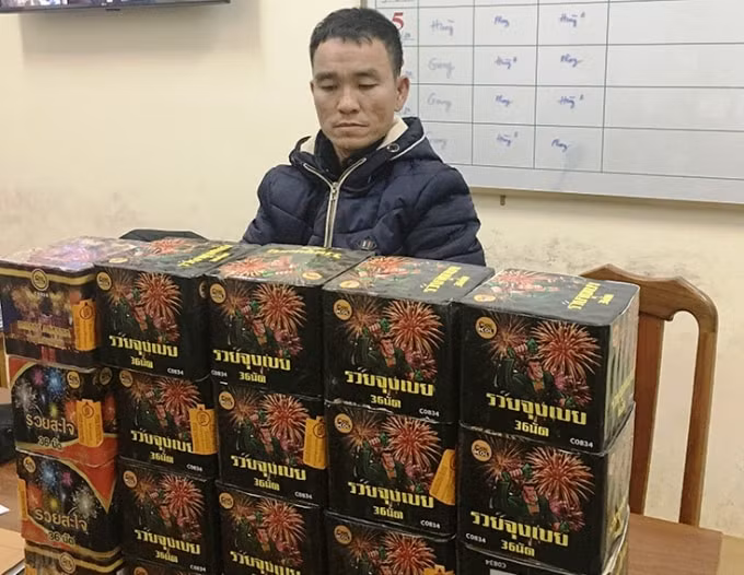 Đối tượng Nguyễn Phi Long cùng tang vật