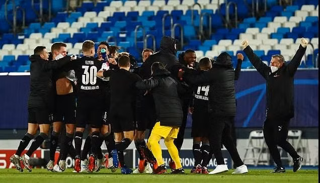 Dù thua Real Madrid nhưng Gladbach vẫn giành quyền vào vòng 1/8 Champions League. Ảnh: bongda24h.vn