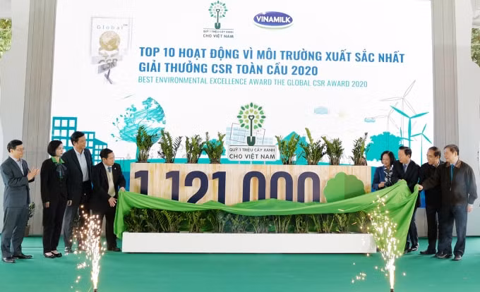 Vinamilk và Quỹ 1 triệu cây xanh cho VN chính thức hoàn thành mục tiêu với 1.121.000 cây xanh được trồng trong 9 năm qua.