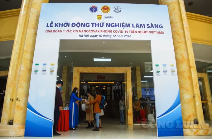 Ghi nhận của PV sáng 10/12, tại Học viện Quân y (Đường Phùng Hưng, Phường Phúc La, Quận Hà Đông, Thành phố Hà Nội) bắt đầu bước vào giai đoạn tuyển tình nguyện viên tiêm thử nghiệm vaccine Covid-19.