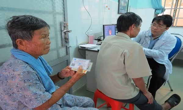 Người dân khám chữa bệnh tại BV TPHCM
