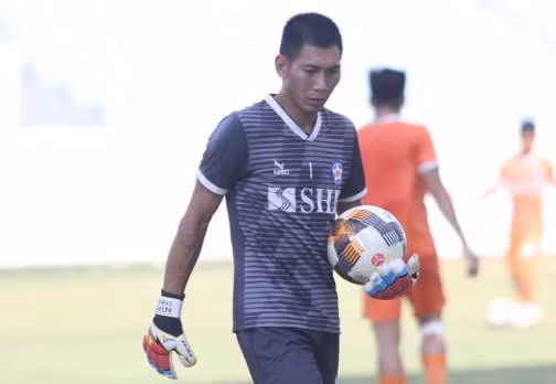 Thủ môn Nguyễn Tuấn Mạnh