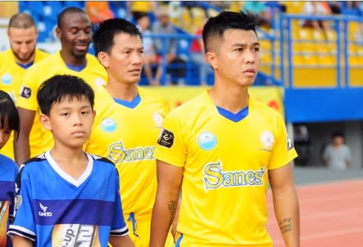Tiền vệ Lê Duy Thanh