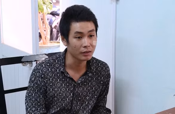 Nguyễn Phong Vũ tại cơ quan Công an. Ảnh: tuoitre.vn