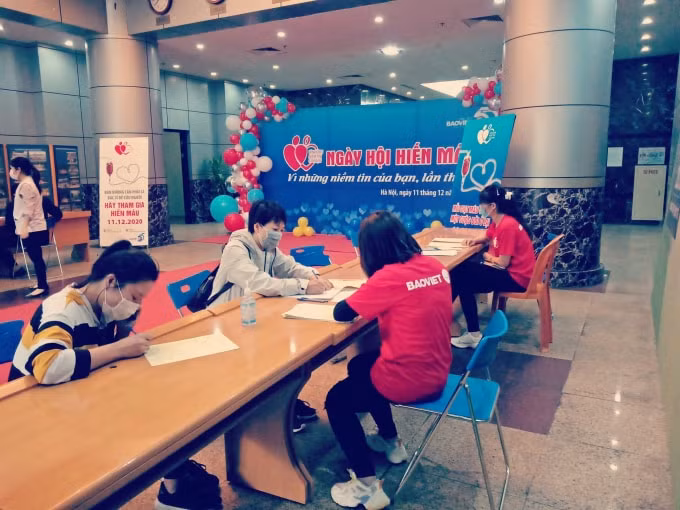 Chương trình hiến máu tình nguyện Vì những niêm tin của bạn đã đóng góp được gần 2.700 đơn vị máu.