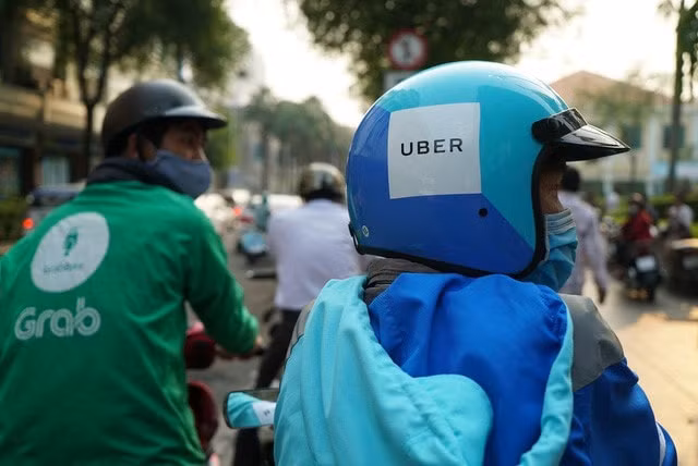 Năm 2018 khi Grab công bố mua lại toàn bộ hoạt động của Uber tại Đông Nam Á, đã dấy lên những lo ngại chuyện độc quyền, tăng giá cước và thực tế đã chứng minh những lo ngại trên là có cơ sở. Ảnh minh họa