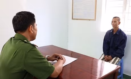 Khởi tố bị can và bắt tạm giam đối tượng giao cấu nhiều lần với bé gái 13 tuổi