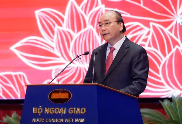 Thủ tướng Nguyễn Xuân Phúc phát biểu chỉ đạo, định hướng công tác cho ngành Ngoại giao. Ảnh: VGP