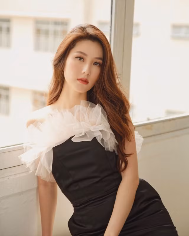 Nhan sắc ngọt ngào, thanh tú của Diễm My nhận được nhiều lời khen ngợi. Trong số những diễn viên thuộc thế hệ 9X, cô được đánh giá khá cao nhờ tài năng và vẻ ngoài xinh đẹp.