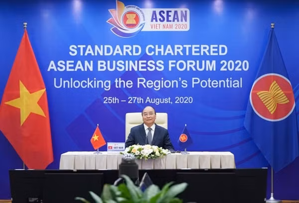 Thủ tướng Nguyễn Xuân Phúc phát biểu khai mạc tại Diễn đàn Kinh doanh ASEAN 2020. Ảnh: VGP