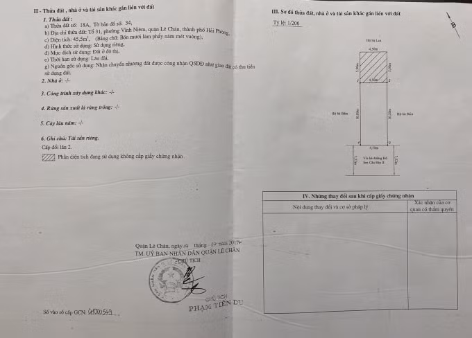 Giấy chứng nhận quyền sử dụng đất số CI 136806, thửa đất 18A, tờ bản đồ số 34 năm 2005, diện tích 45,5 m2, mục đích sử dụng là đất ở đô thị.
