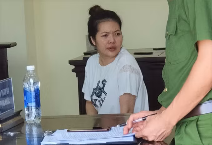 Nữ giám đốc ở Thanh Hóa tại tòa. Ảnh: TL.